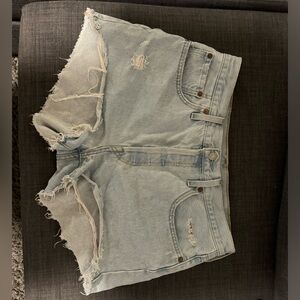 Levi’s 501 light wash denim shorts size 8